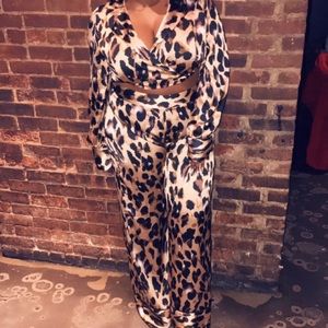 Two-piece cheetah set